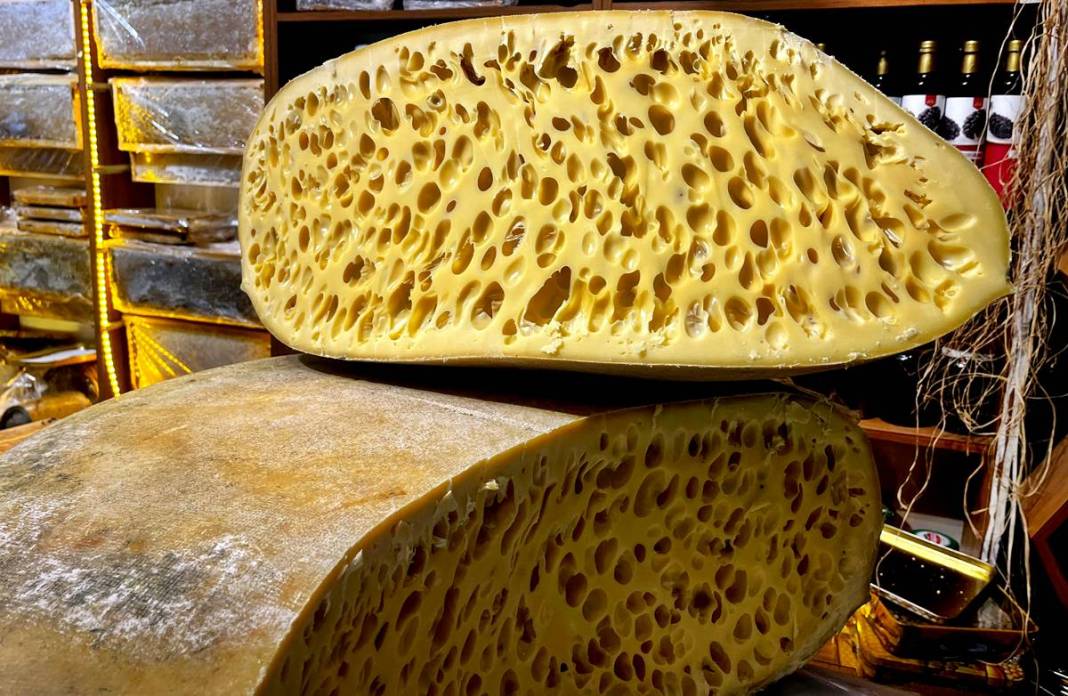 O kentin meşhur peyniri tescillendi: Kilosu 650 TL! Yılda 200 ton üretiliyor, kapış kapış satılıyor 18